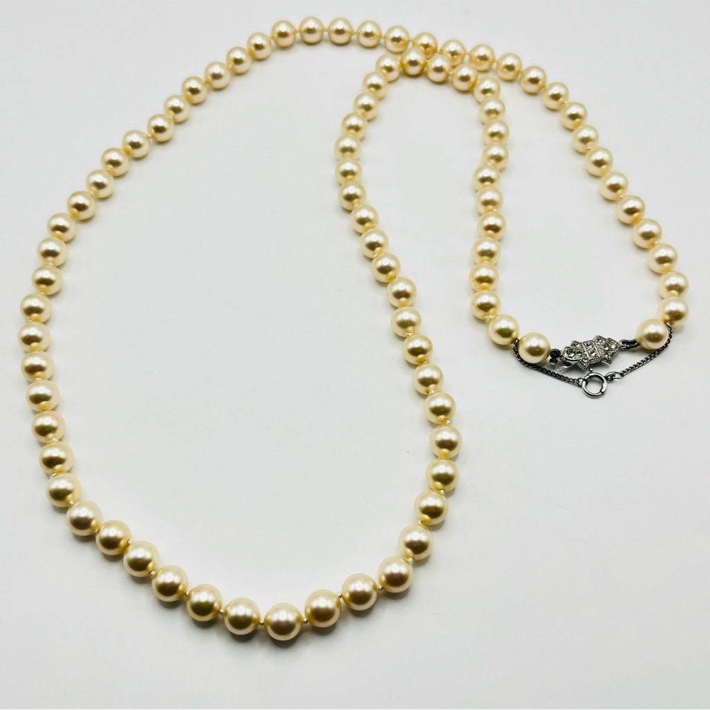 Majorica Pearl Necklace 8mm 30” Silver Tone Rhinestone Clasp And Safety Chain